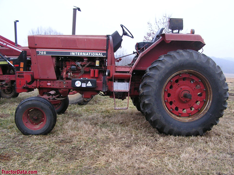 International Harvester 786