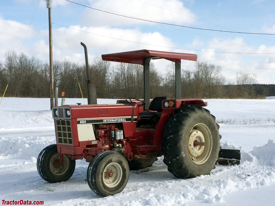 International Harvester 884