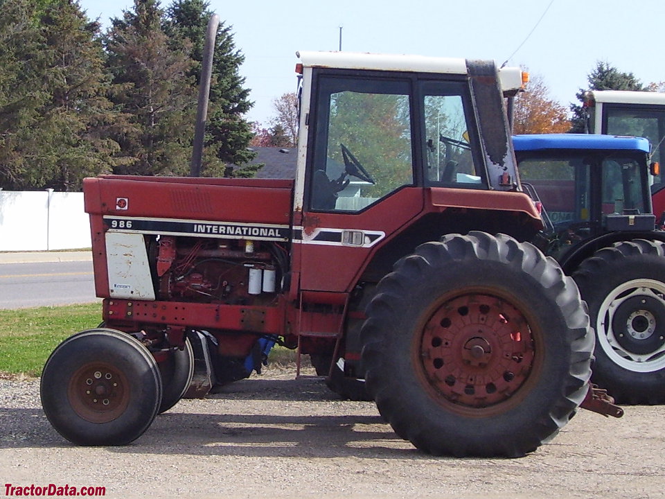 International Harvester 986