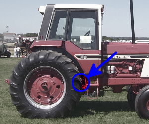 International Harvester 1086 serial number location