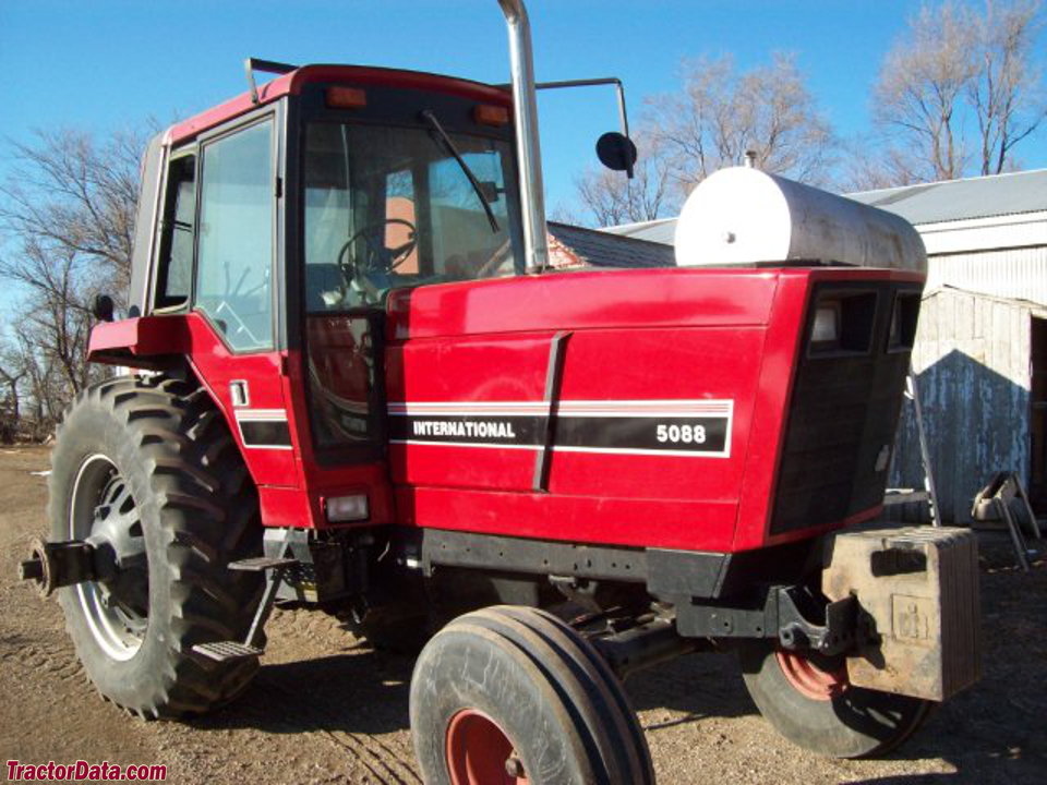 International Harvester 5088, front-right view