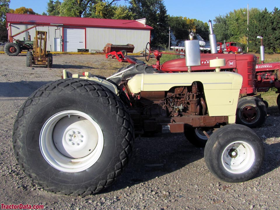 thumbnail image 2 of Pair Britax Style Front Side Light Lamps For David Brown Tractors 880-996 - LH & RH 2 of 6
