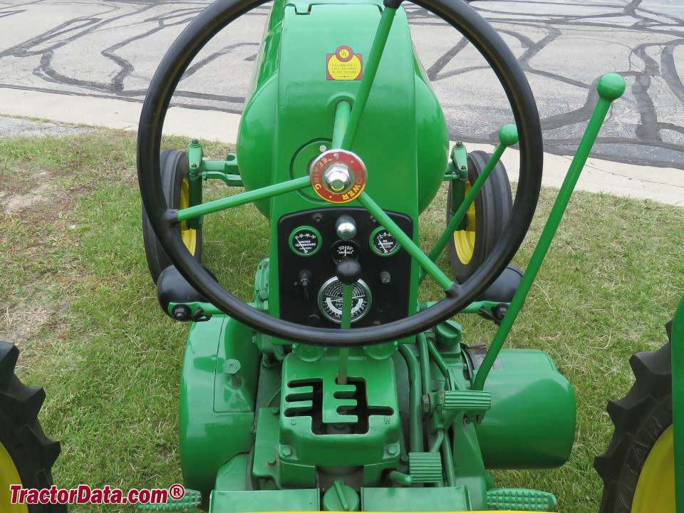 John Deere 520 (LP gas) operator station and controls.
