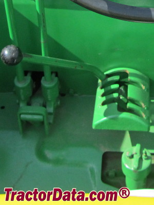 John Deere 820 transmission controls