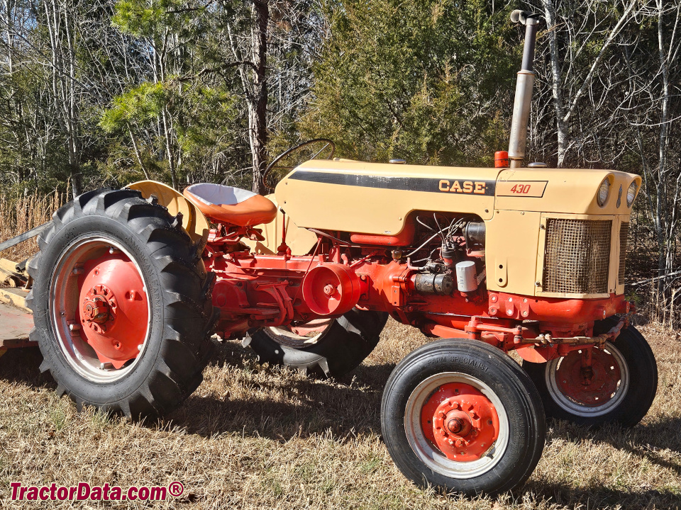J.I. Case 441 (430 Series) row-crop tractor with adjustable front end.