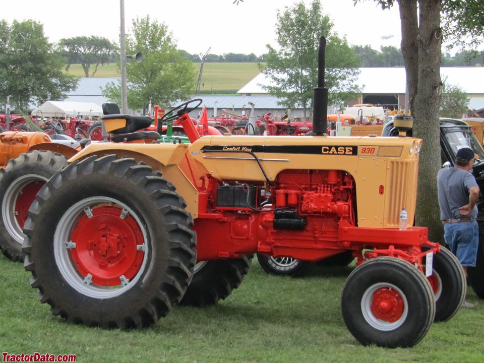 J.I. Case 831 (Case 830) Comfort King tractor.