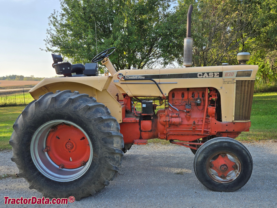 Case 840 standard-front tractor.