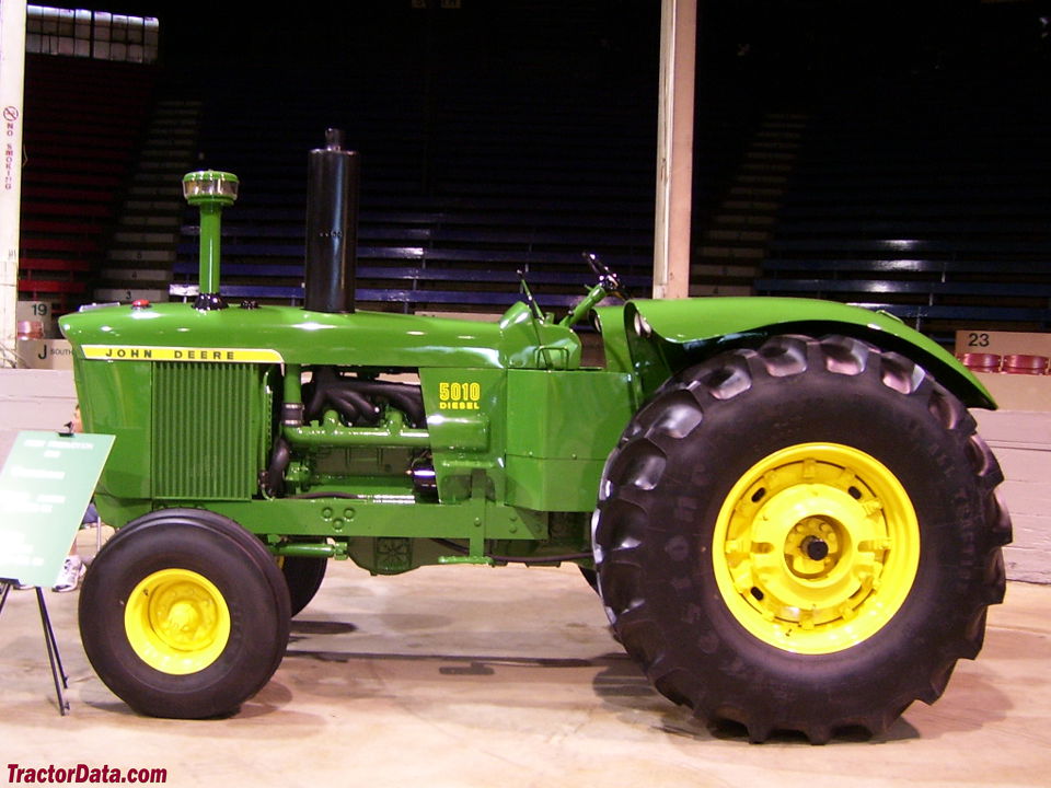 John Deere 5010