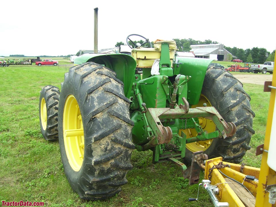 Four-wheel drive (HFWD) John Deere 4020