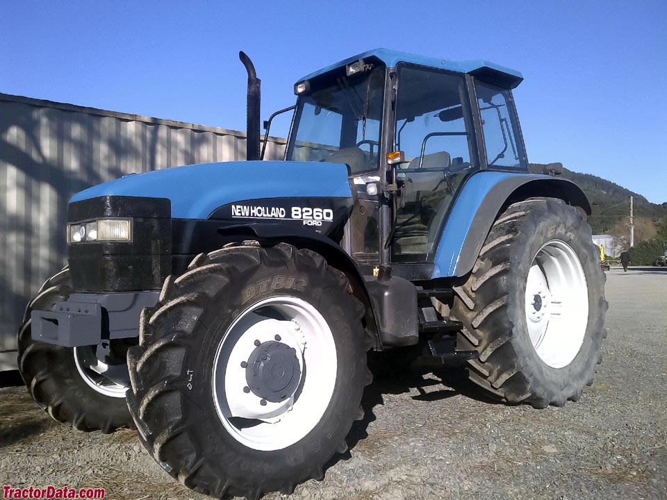 Ford-New Holland 8260