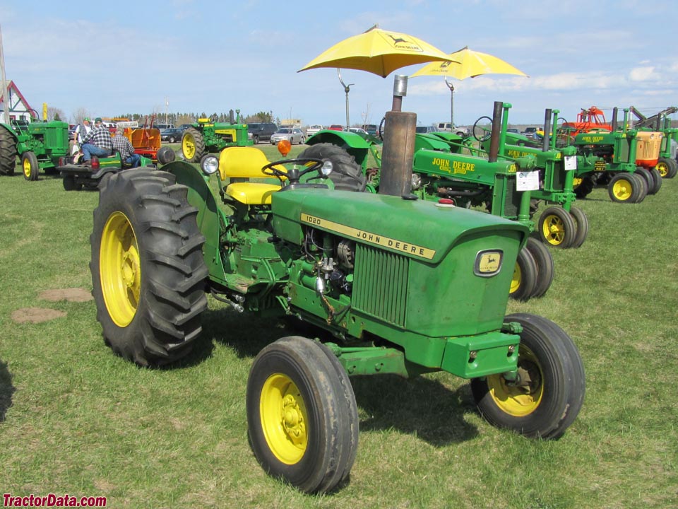 John Deere 1020 row-crop utility.