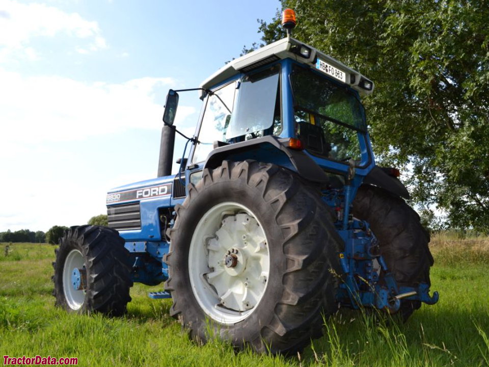 Ford 8830, rear view.
