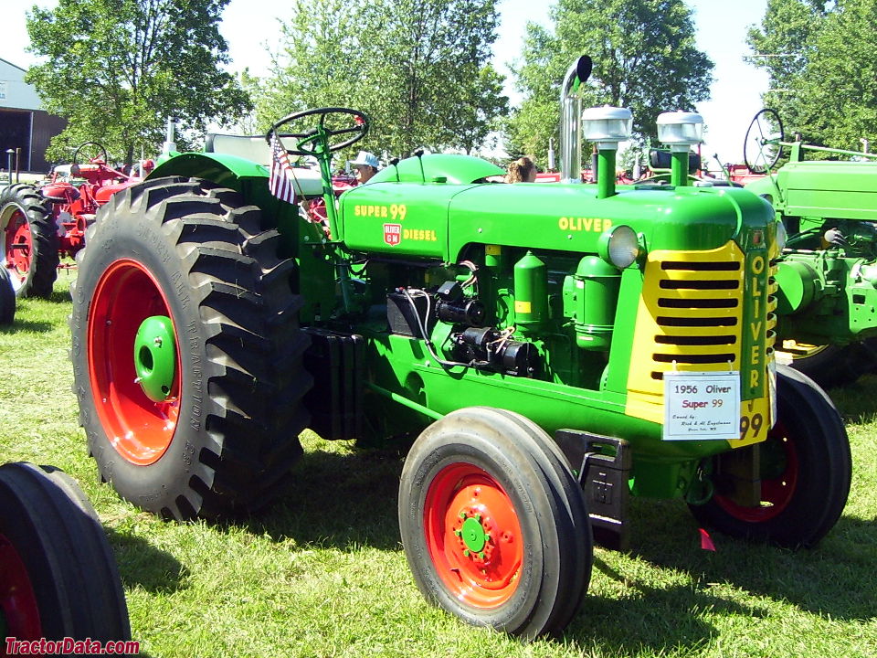 Oliver Super 99 GM, right side.