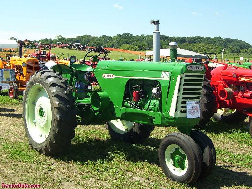 Row-crop Oliver 880 with tricycle front end.