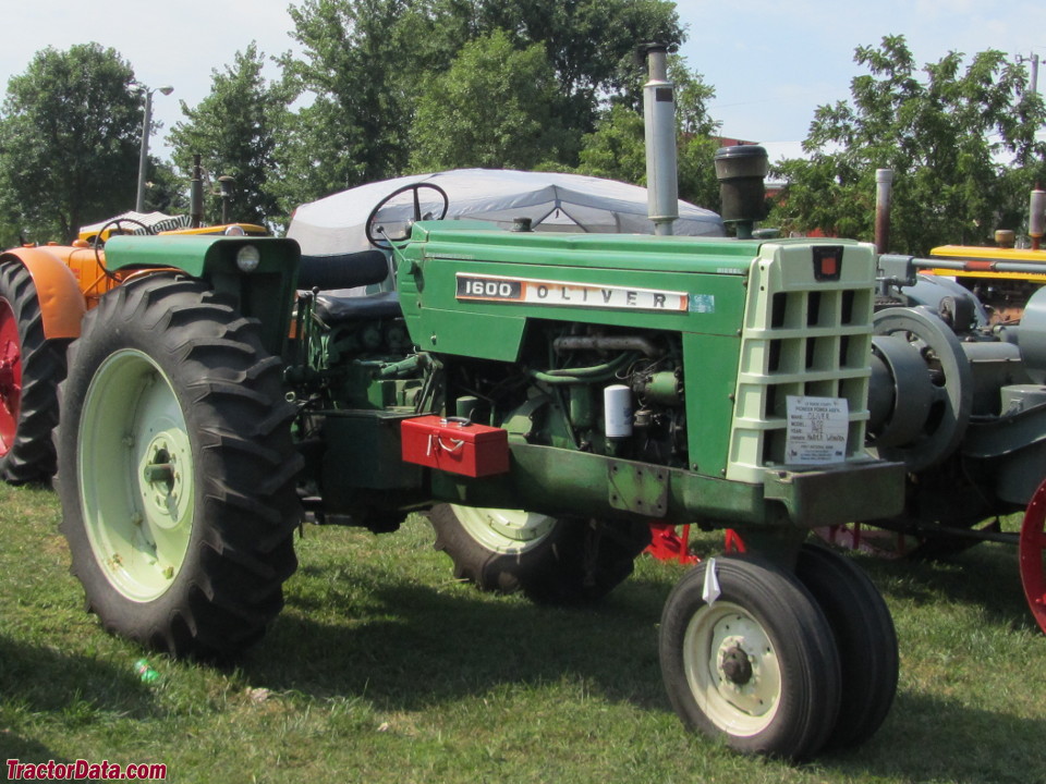 Oliver 1600, right side.