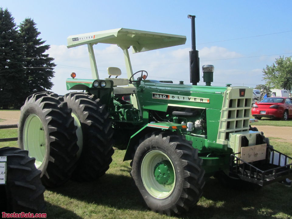 Four-wheel drive Oliver 1850.