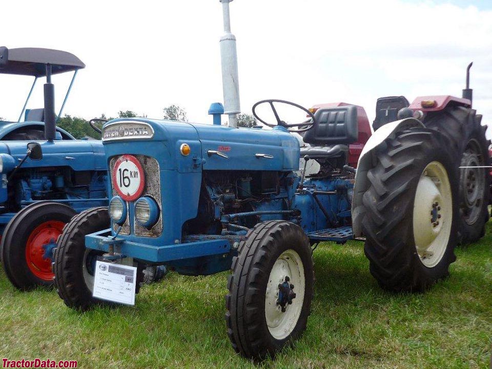 1962 Ford super dexta tractor #9