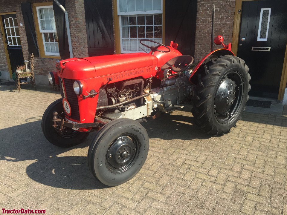 Massey Ferguson 25