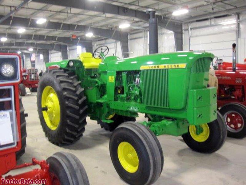 John Deere 4520