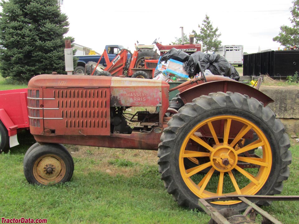 Massey-Harris 101 Super, left side.