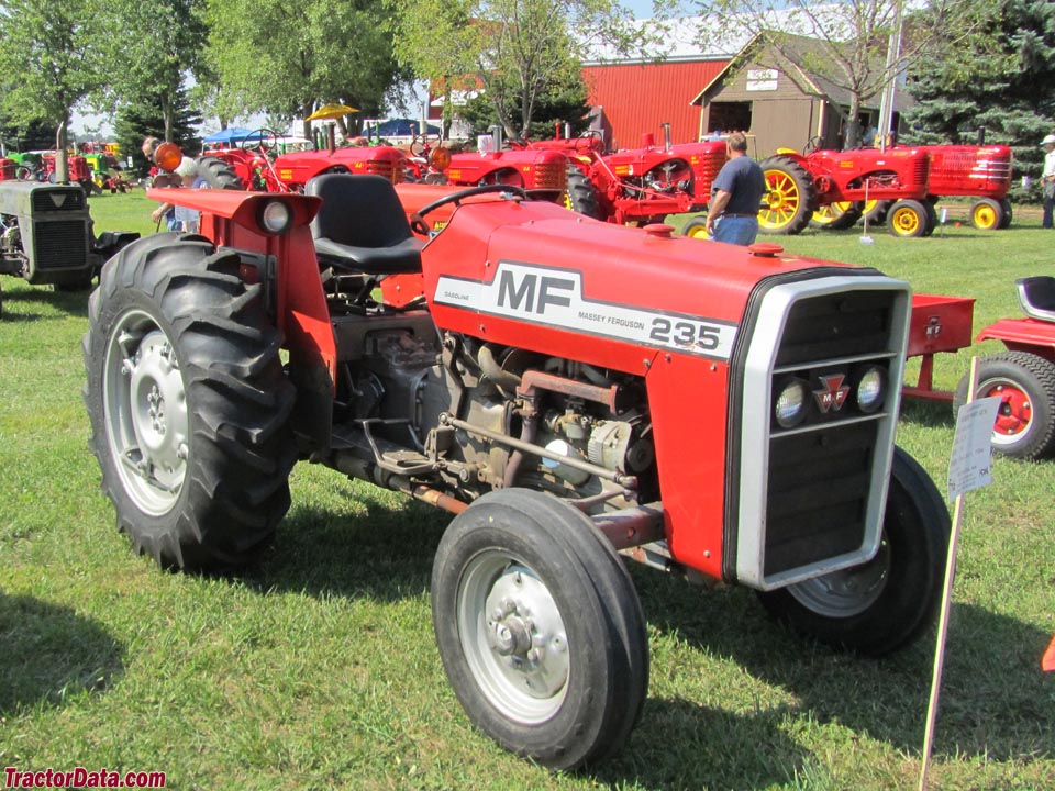 Massey Ferguson 235