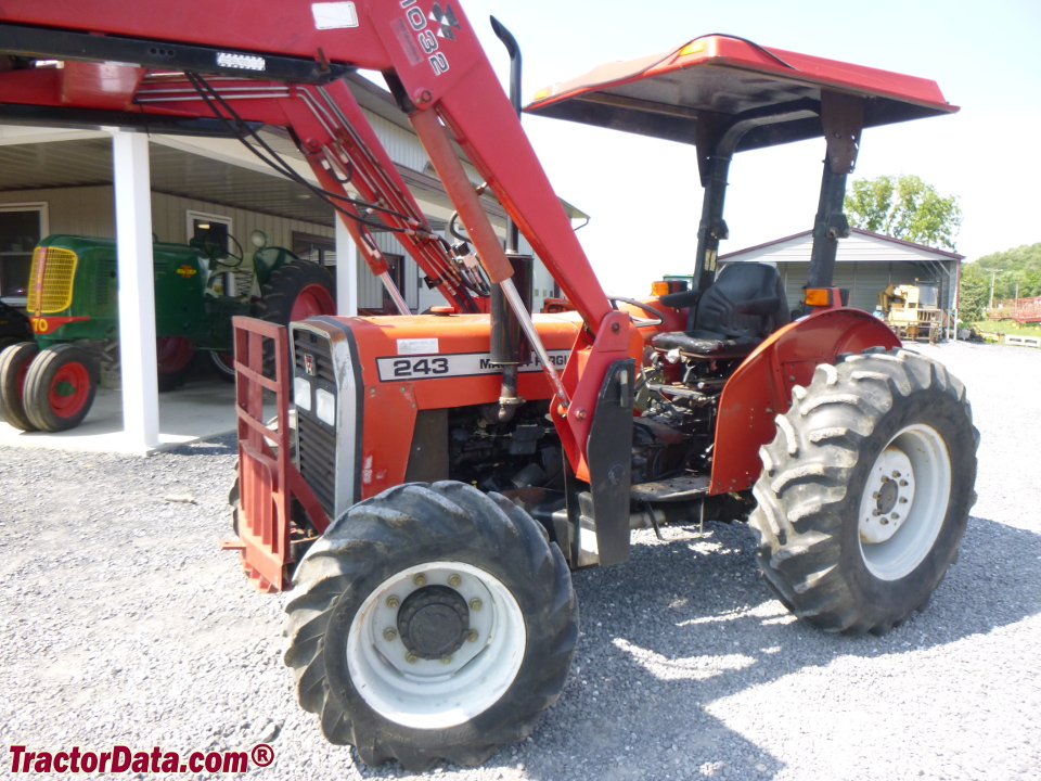 Massey Ferguson 243