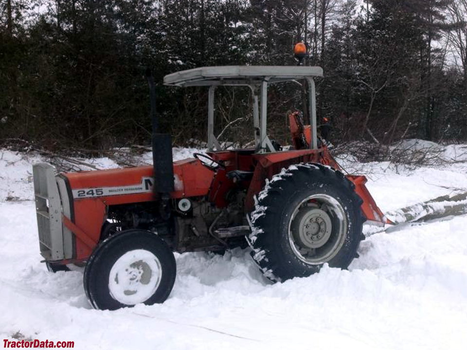 Massey Ferguson 245