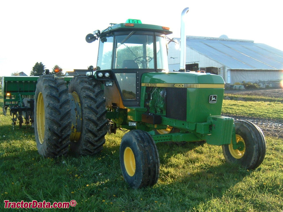 John Deere 4230 with duals.
