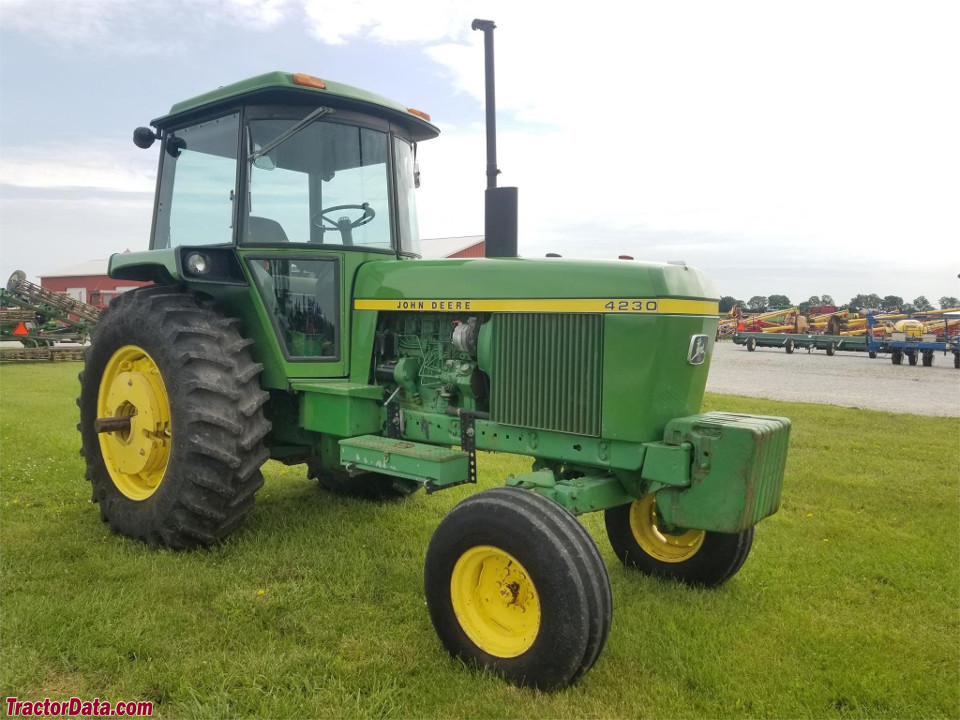 John Deere 4230 with singles, right side.