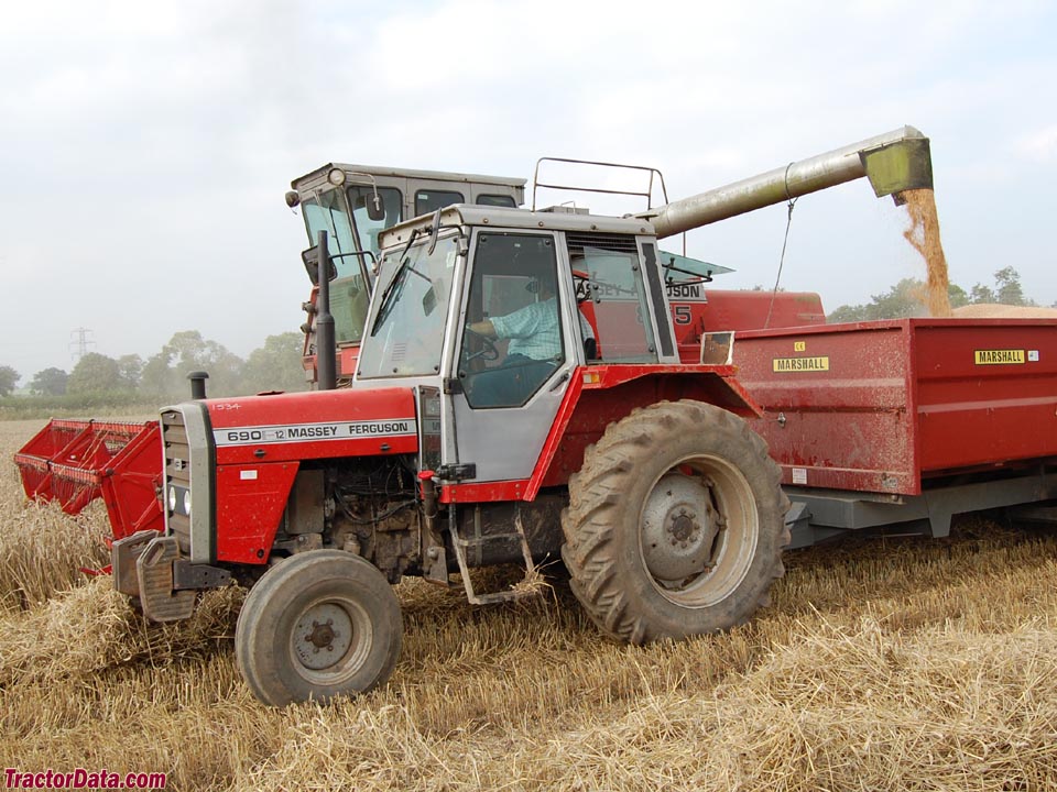 Massey Ferguson 690