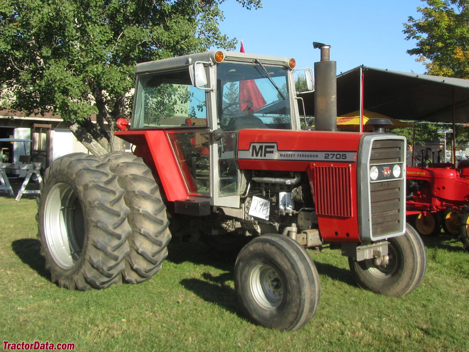 Massey Ferguson 2705