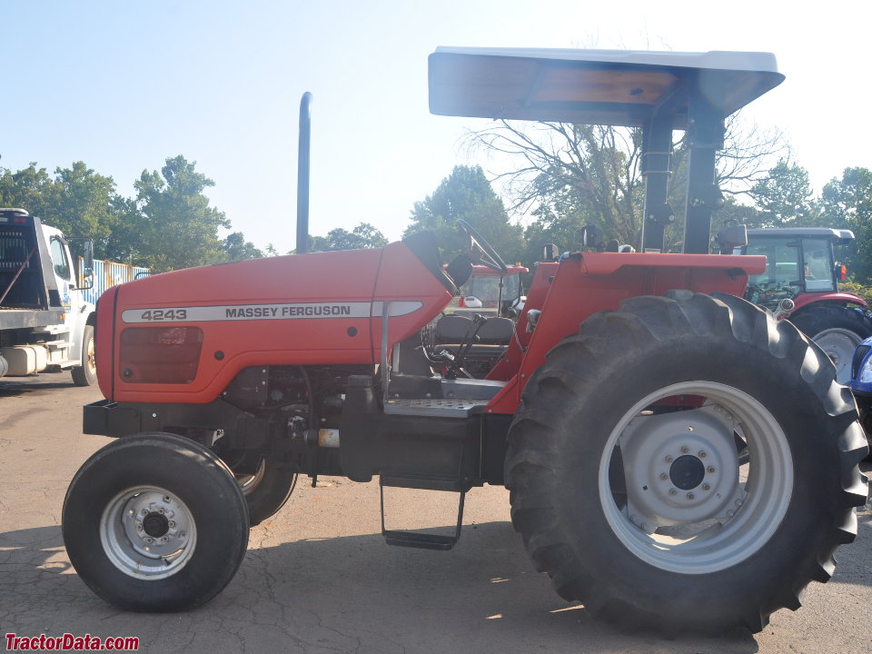 Massey Ferguson 4243