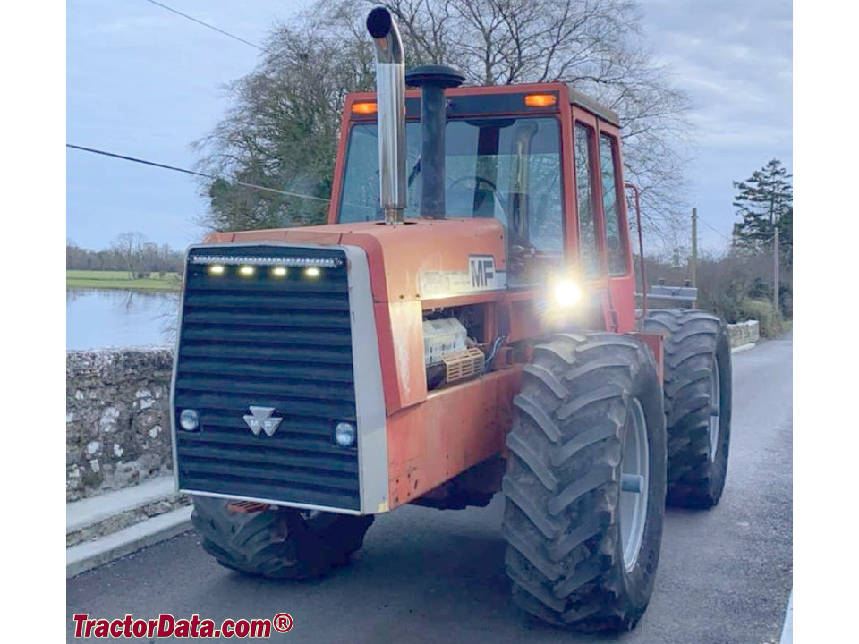 Massey Ferguson 4840, front view.