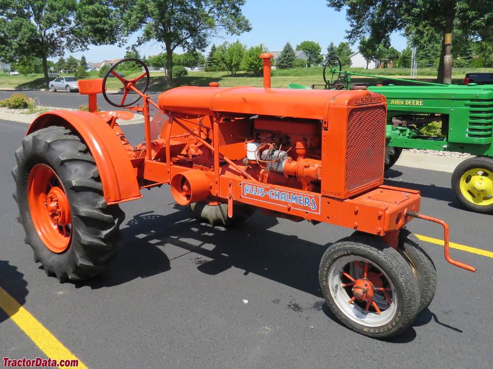 Allis Chalmers WC tractor photos information