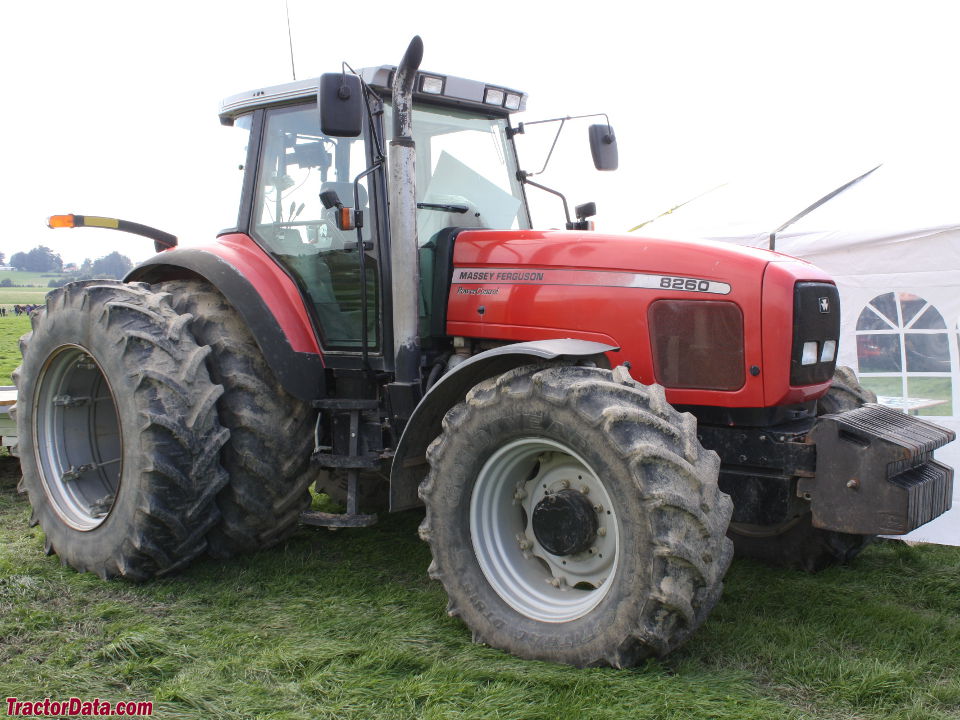 Massey Ferguson 8260