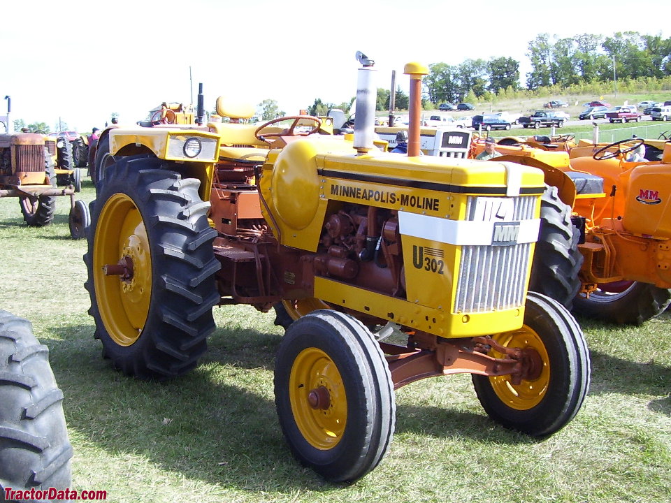 Minneapolis-Moline U-302 with LP-gas engine