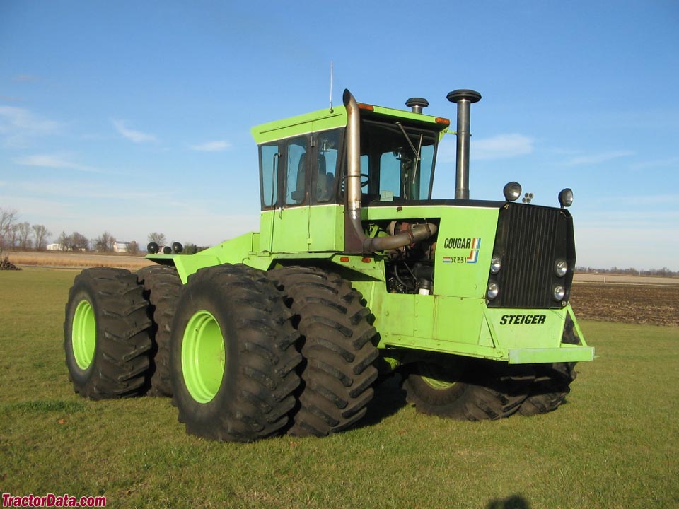 Steiger Cougar III ST-251, front-right view.