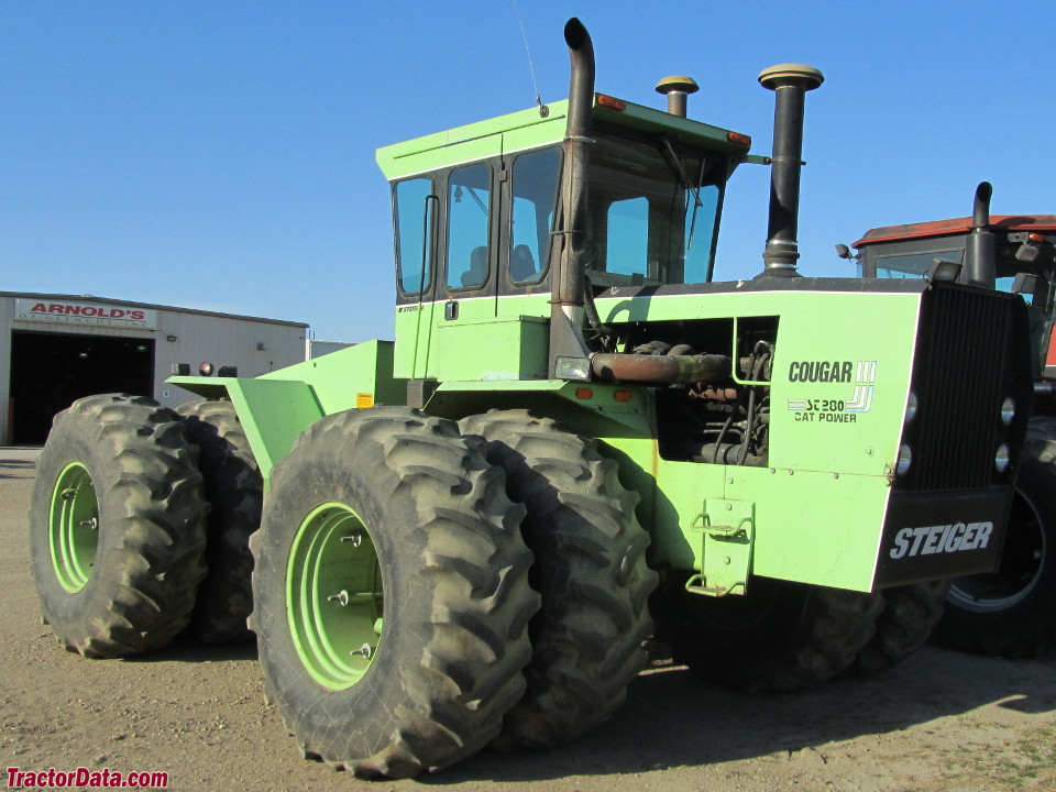 Steiger Cougar ST-280.