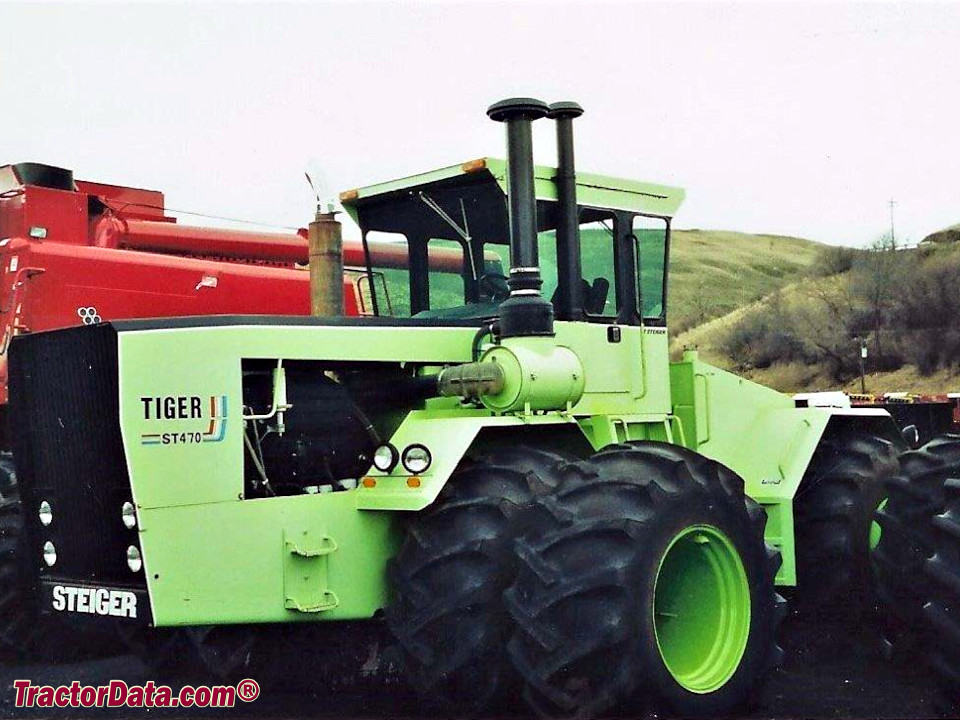Steiger Tiger III ST470 four-wheel drive tractor, left side.