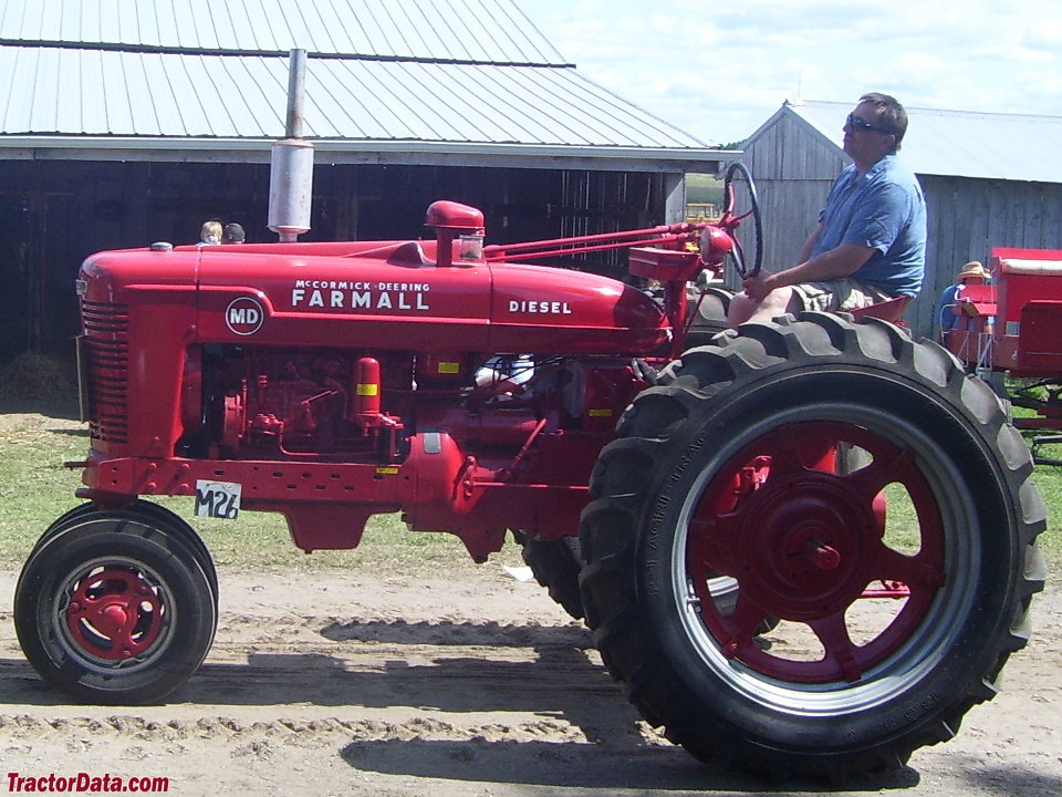 Farmall MD, left profile