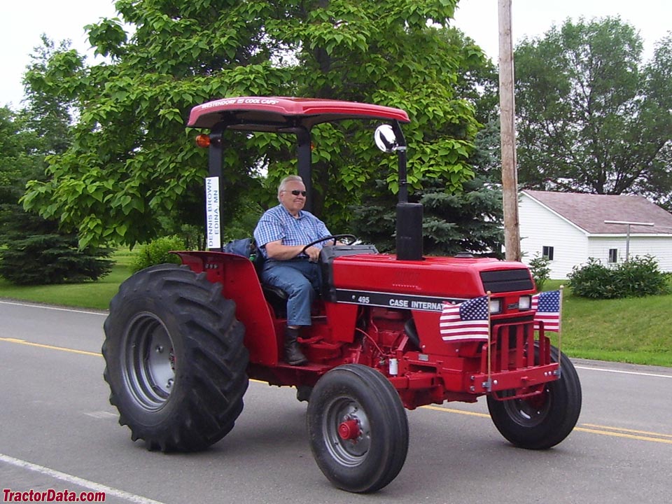 CaseIH 495 with 2WD and ROPS