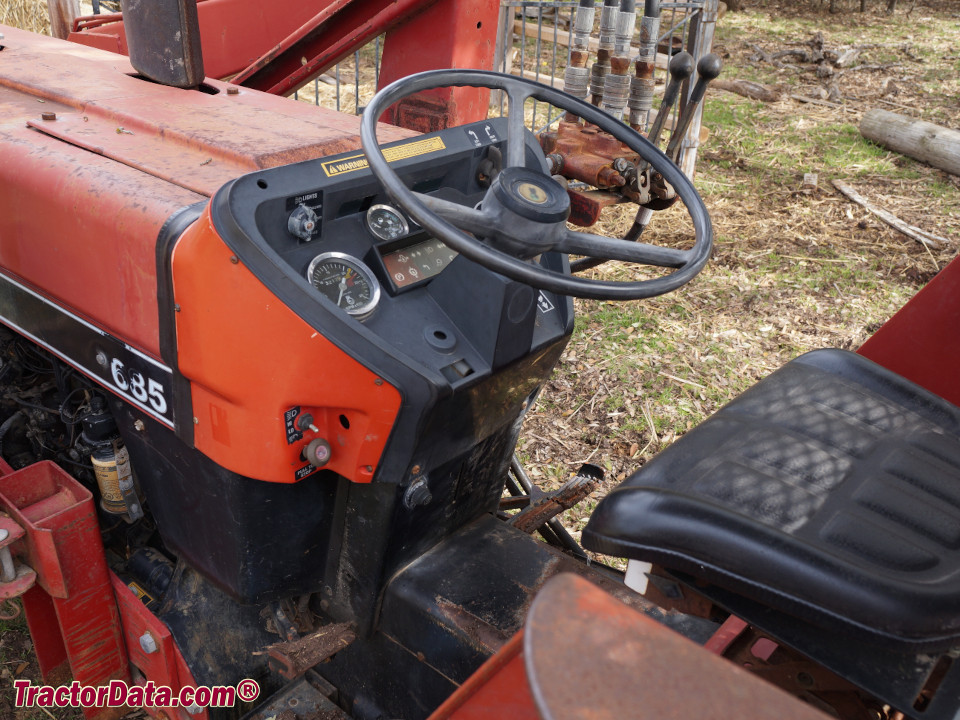 Case International 685 operator station and controls.