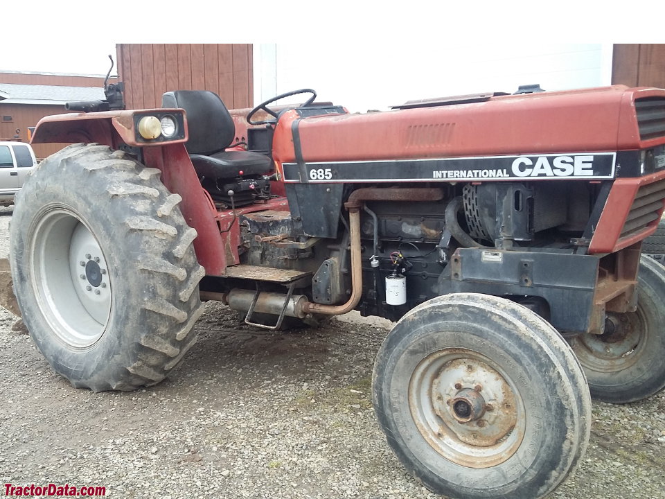Case IH 685, right side.