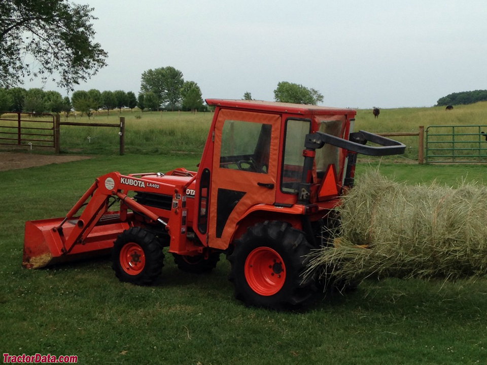 Kubota B2710 with LA402 front-end loader.