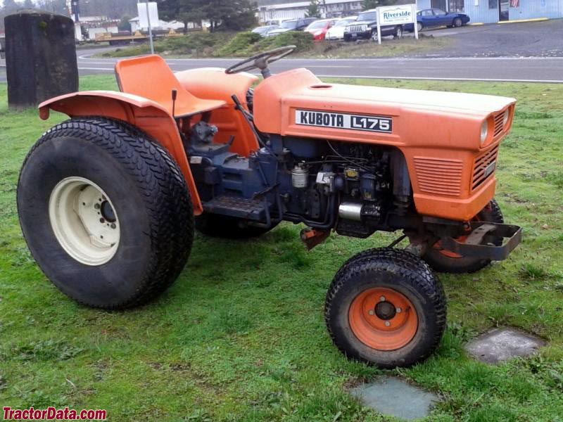 Kubota L175, front-right view.