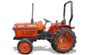 Kubota L2350 tractor photo