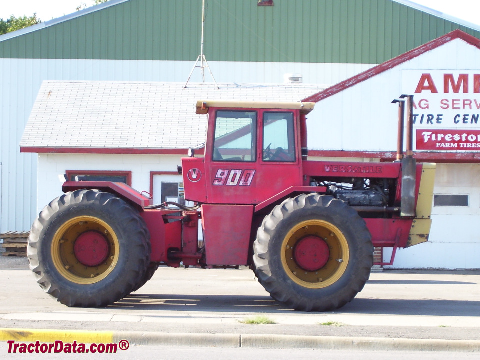 Versatile 900 Series II four-wheel drive tractor, right side.
