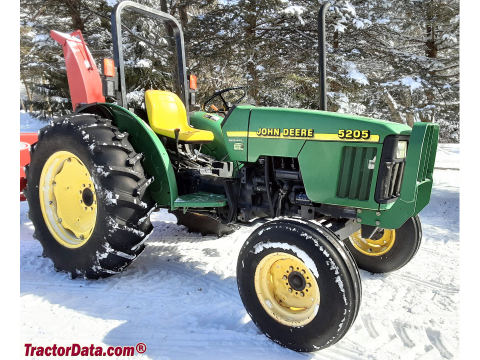 John Deere 5205