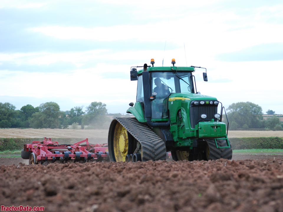 John Deere 8520T