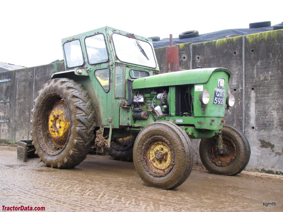 European John Deere 2120 with cab